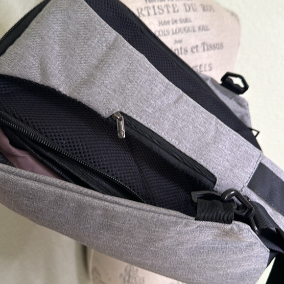 NWOT Sling Shoulder Backpack with USB Charging Port - Picture 10 of 10